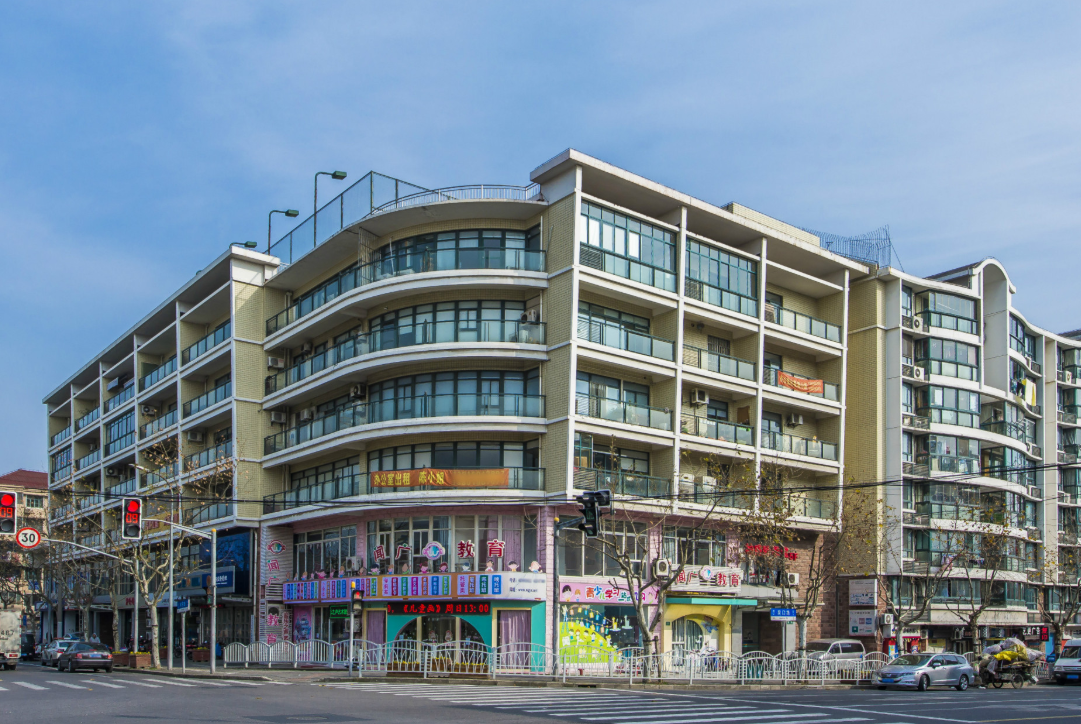 上海銘暉商務樓：地鐵2號線旁，交通便利的商務新地標